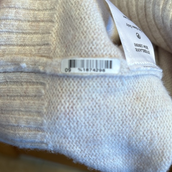Everlane Women's Crew Neck Sweater - Picture 7 of 14